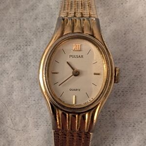 WORKING Vintage Pulsar Quartz Gold Watch 16mm White Dial Vintage Ladies